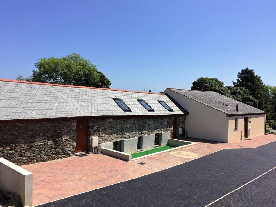 Hendra Retreat Piglets North Cornwall *